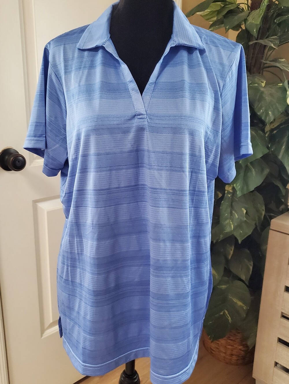 New Women's Light Blue Short-Sleeve Golf Shirt